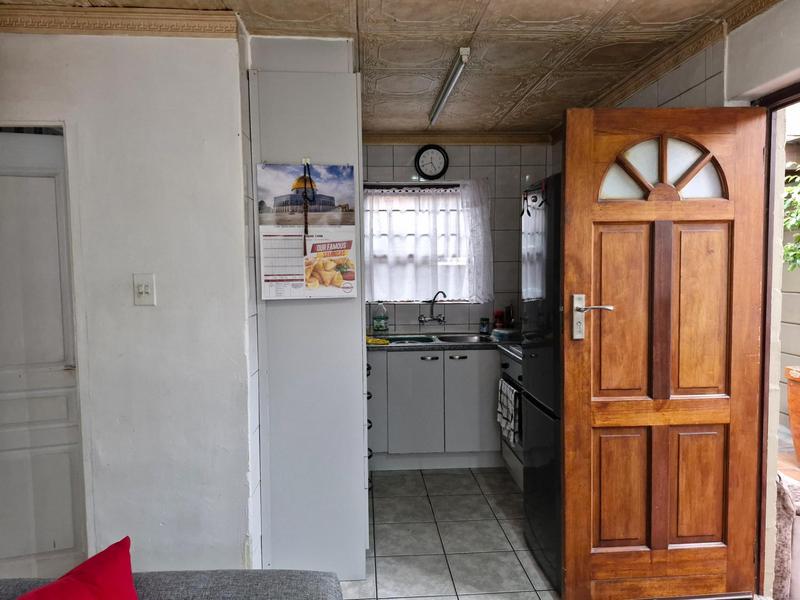 2 Bedroom Property for Sale in Lavender Hill Western Cape